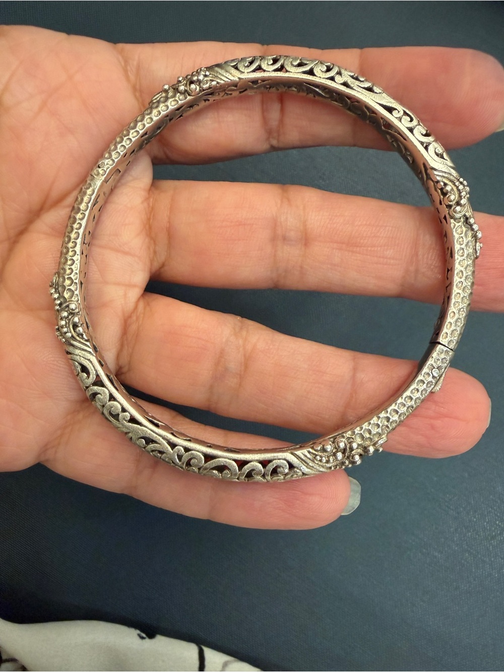 Sarda Artisan Sterling Silver Cut Out Filigree Scroll Hinged Bangle bracelet